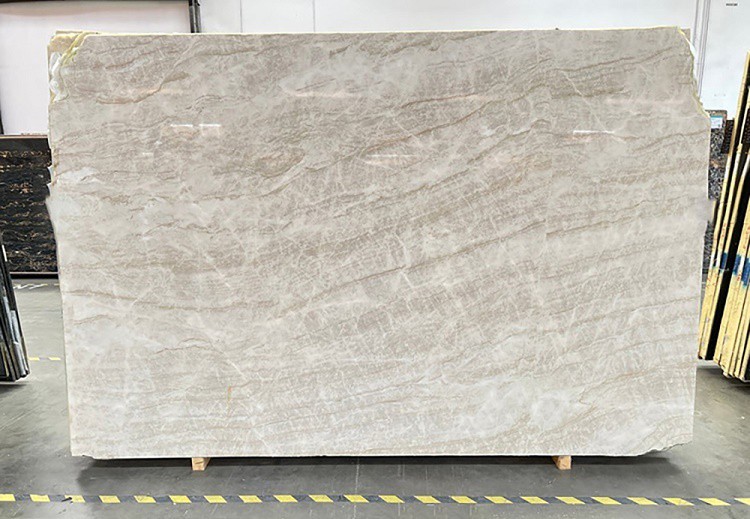Bagaimana perbandingan Arctic Ocean Quartzite dengan batu tulis dalam hal day...